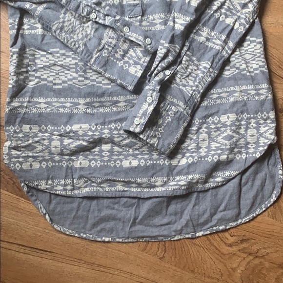 Target Merona v-neck button up - Picture 4 of 6